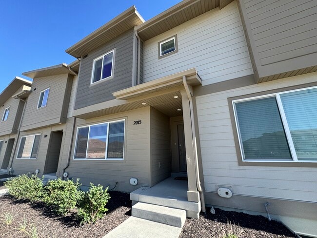 Building Photo - 2075 Sand Holw Dr