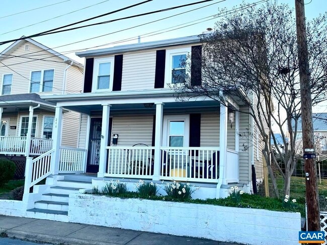 Photo - 211 5th St NW