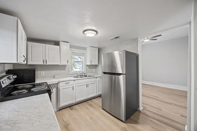 Photo - 818 Hanover St