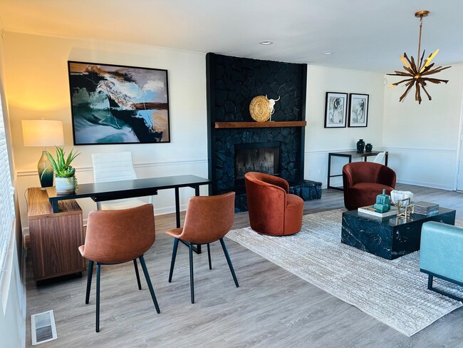 Photo - Overlook Club Apartments