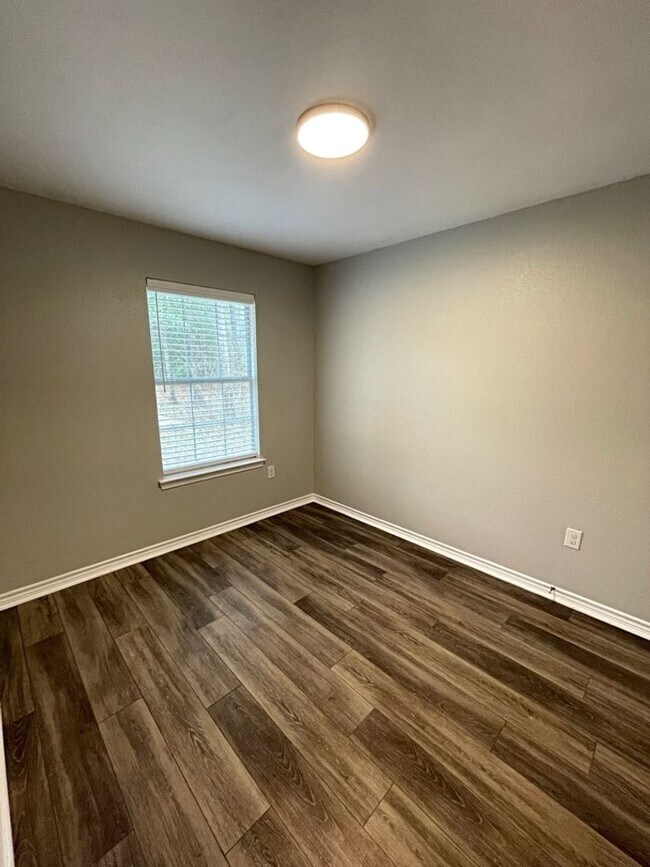 Photo - 4038 Freddies Ln