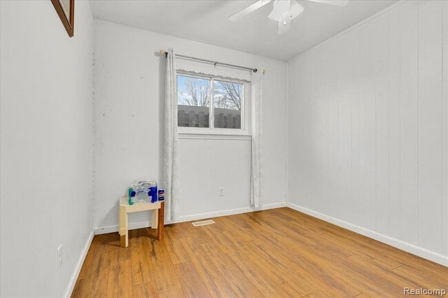 Photo - 1564 Moulin Ave