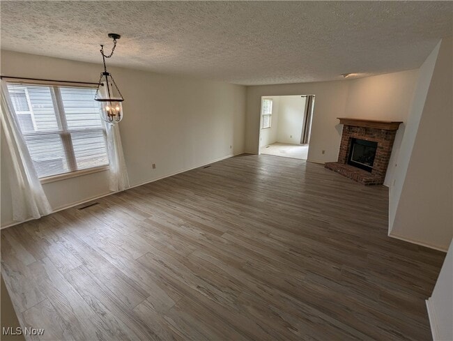 Photo - 1417 Hollow Wood Ln