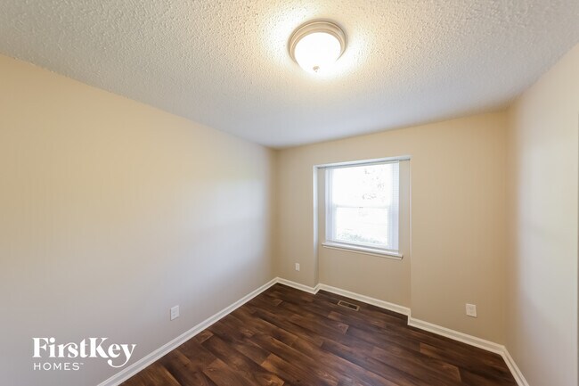 Photo - 8263 Country Cir