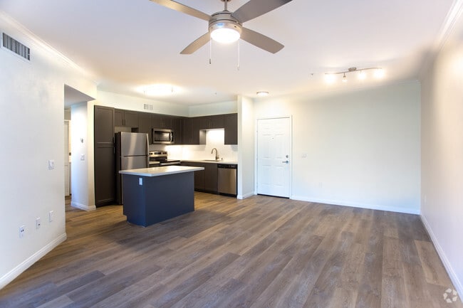 2BR, 1BA-939 SF