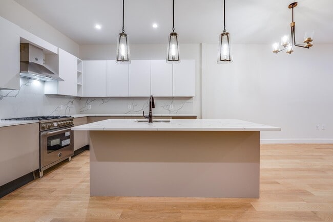 Photo - 1021 Washington St