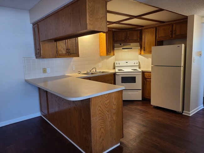 Randall Court Apartments