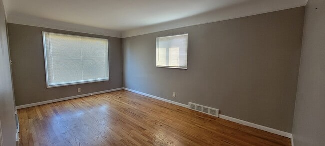 Photo - 18258 Curtain Ave