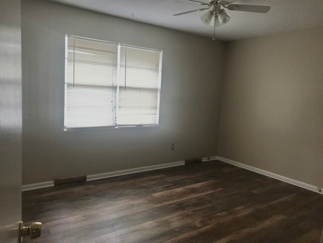 Photo - 8732 W 70th St