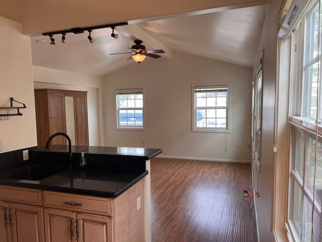 Building Photo - 247 Broadway St Unit #C