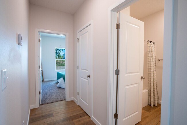 Photo - Brand new 4 bedroom home - Mount Vernon