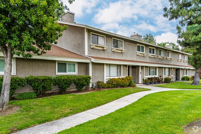 Photo - Vista Loma Village