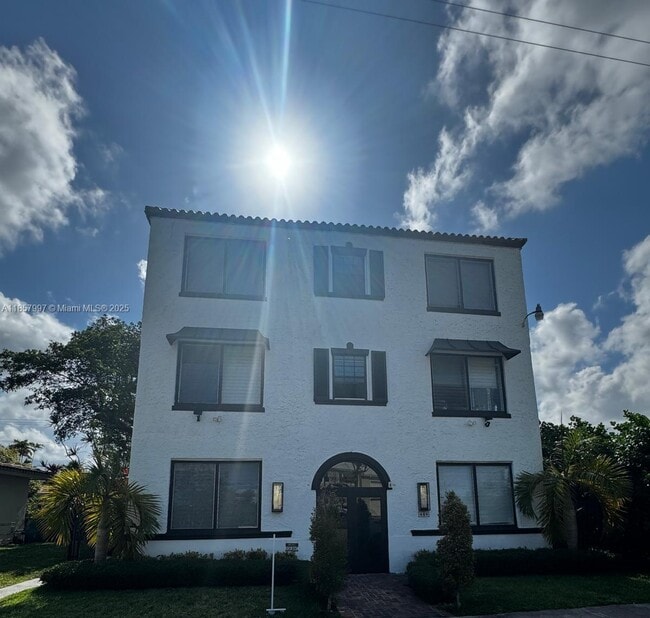 Building Photo - 444 Ponce de Leon Unit 2 Rental