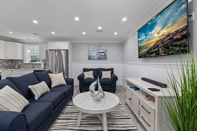 Photo - 204 E Primrose Rd