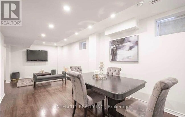 Photo - 201 Romanelli Cres