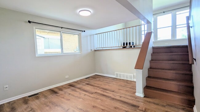 Photo - 382 Dover Dr
