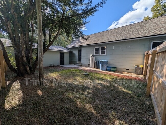 Photo - 16252 Hurban St