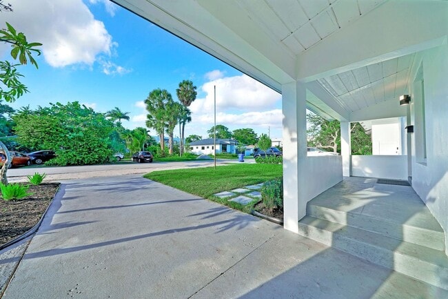 Photo - 1108 NE 16th St