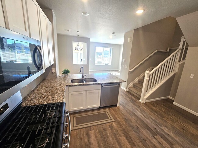 Photo - One-Month Free!! Modern Townhouse with Breathtaking Views – Prime Location!