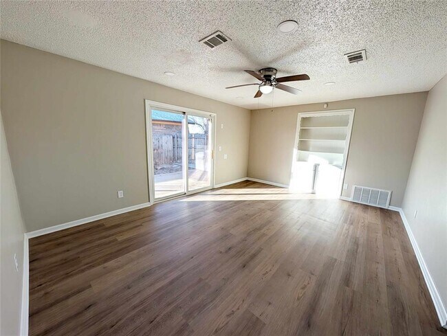 Photo - 7440 NW 6th St