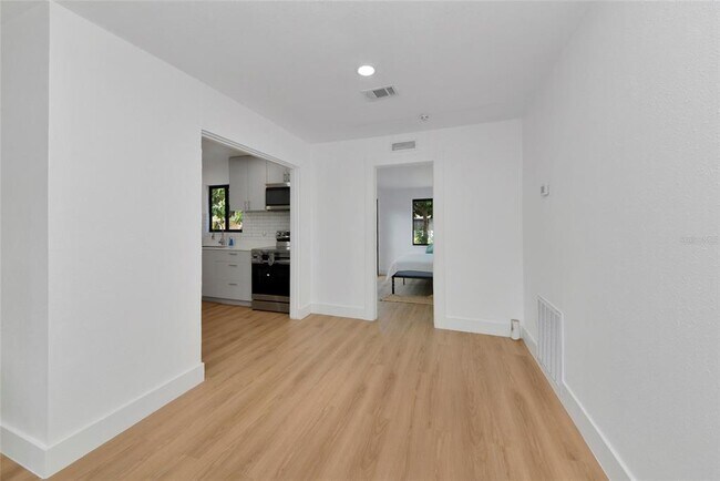 Photo - 2239 Worrington St