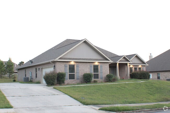 Building Photo - Lots of Neighborhood Amenities Rental