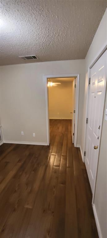 Photo - 1907 Robbins Pl Unidad 204