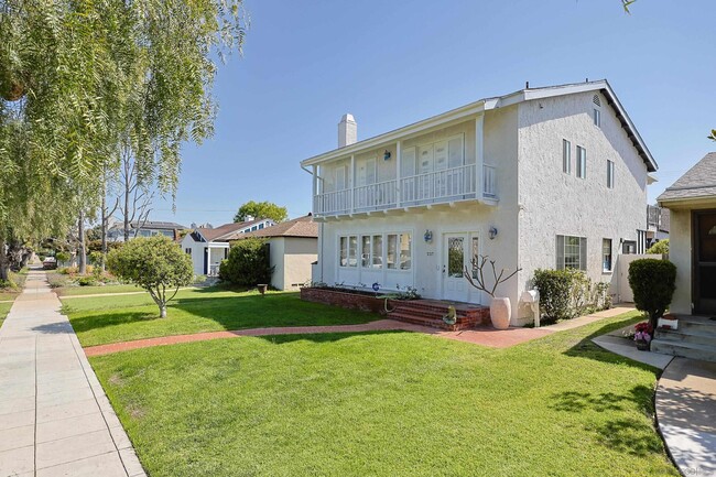237 E Ave