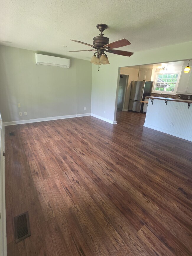 Photo - 2313 Lynn Rd NW