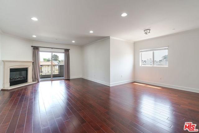 Photo - 1409 Armacost Ave Unidad 302