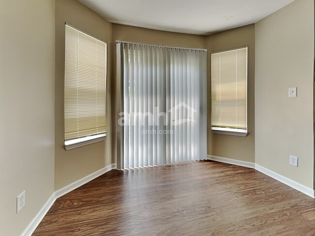 Photo - 5525 Breaburn Rd