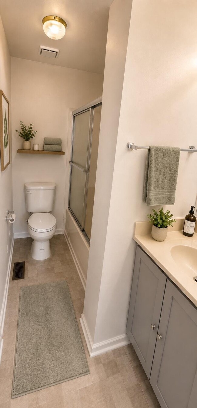 Photo - 203 W Park Dr