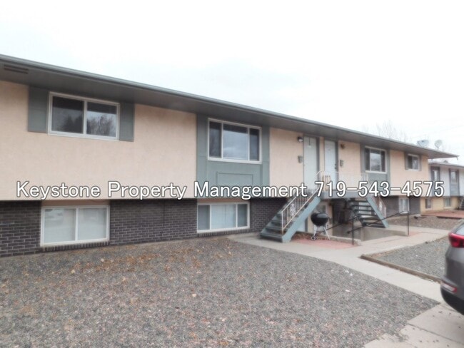 Building Photo - Lower Level Belmont 4-plex Apartment with ... Unit #227