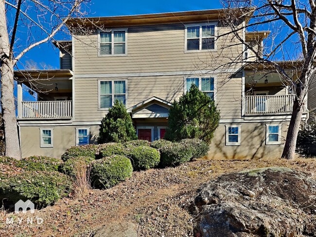 Building Photo - 177 Herring St