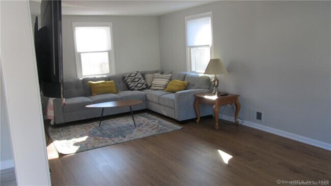 Photo - 18 Brightwater Rd