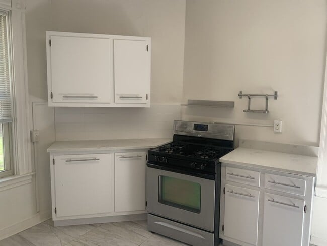 Photo - 5910 Howe St Unit First Floor