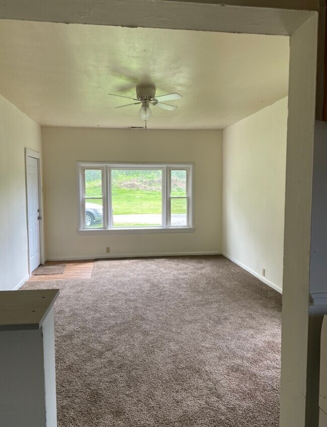 Photo - 107 N Lincoln St