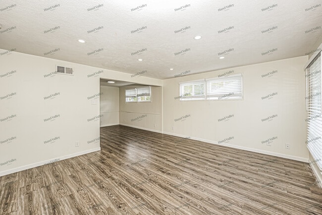 Photo - 9965 Crestwood Dr