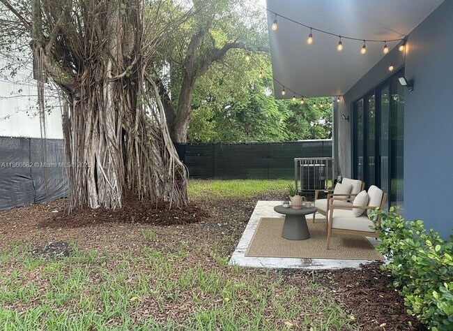 Photo - 5198 NW 3rd Ave