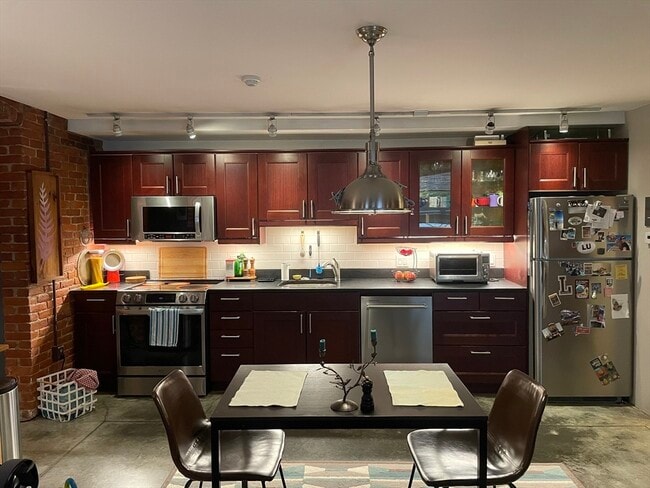 Photo - 1760 Beacon St Unidad 3