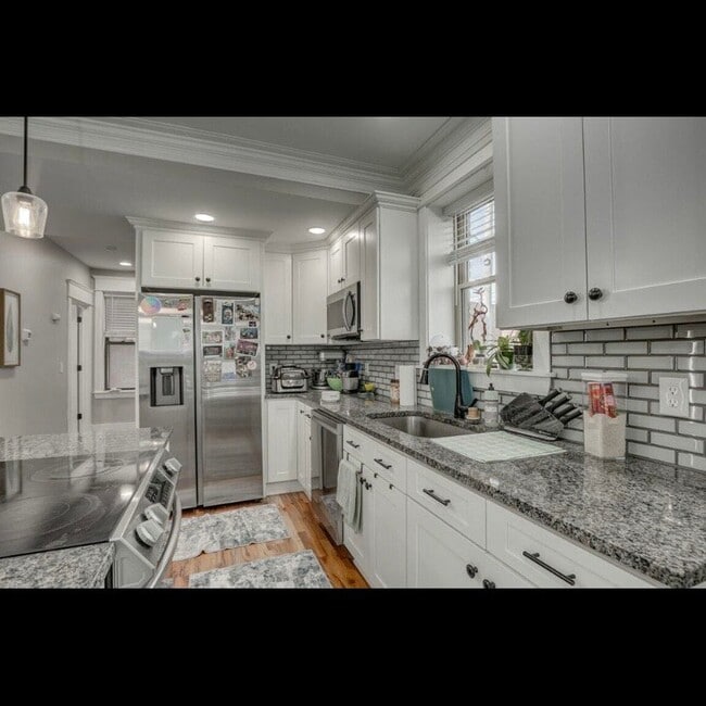 Photo - 235 W 4th St Unit 235