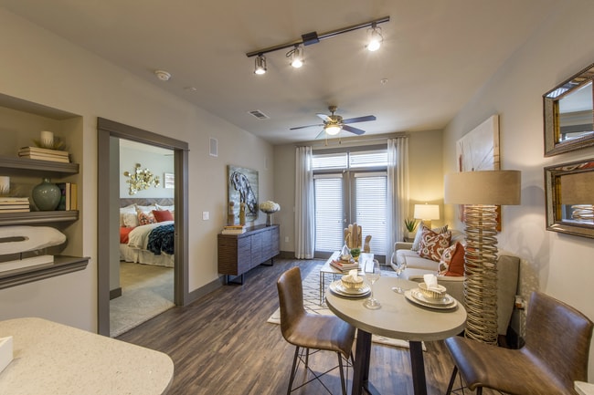 Photo - Live Smart, Live Midtown + Free Weeks! Unidad PATM3