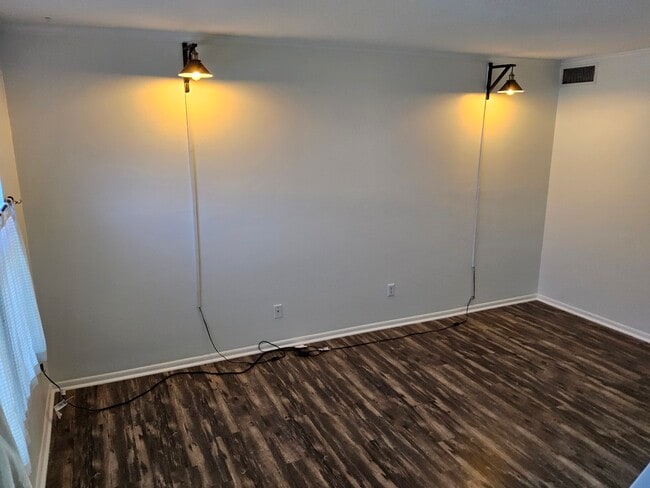 Photo - 519 Parkdale Dr