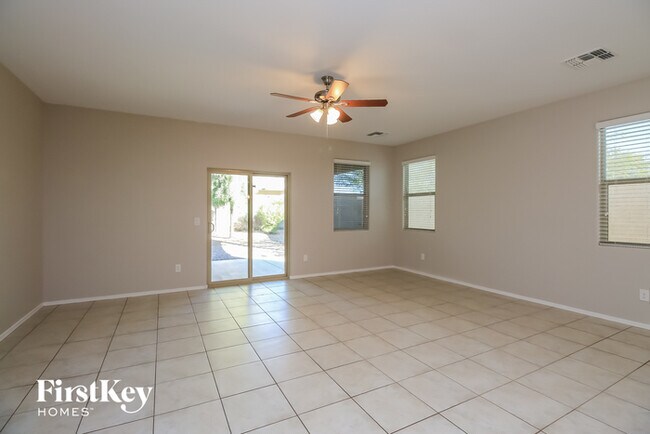 Photo - 4742 E Pearl Rd House