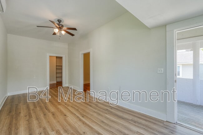 Photo - 654 Ravenel St Unit C