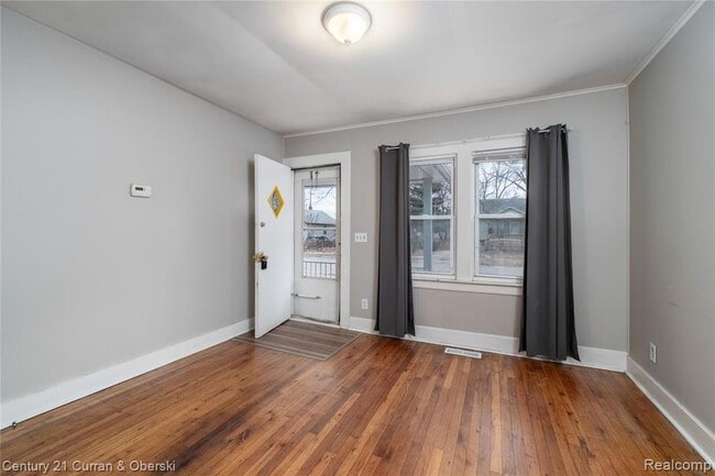 Photo - 23141 Harding Ave