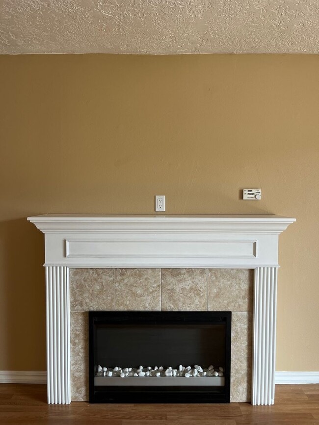 Photo - 1 Bed • 1 Bath Downstairs Unit Unit 3408-35