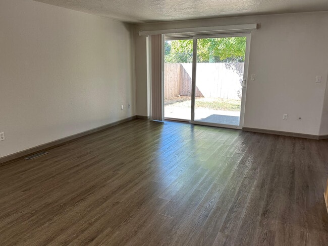 Photo - 743 Columbine Way Townhome