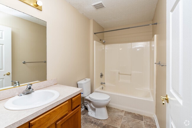 1BR,1BA - 750SF - Bathroom