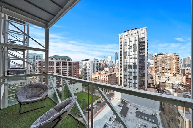 Photo - 653 N Kingsbury St Unit 1207